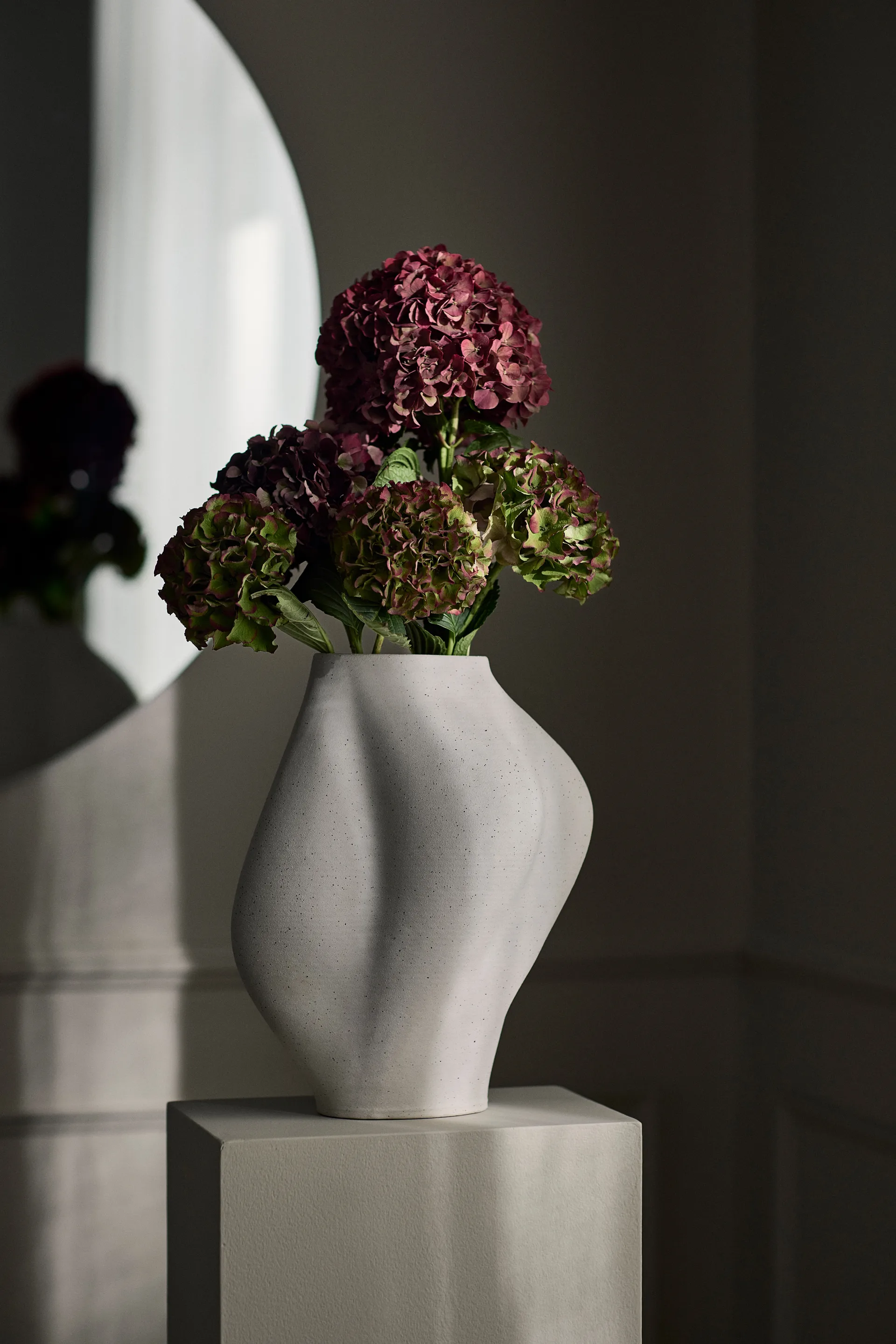 Saltare vase, Cream, Ø17x35 cm AYTM