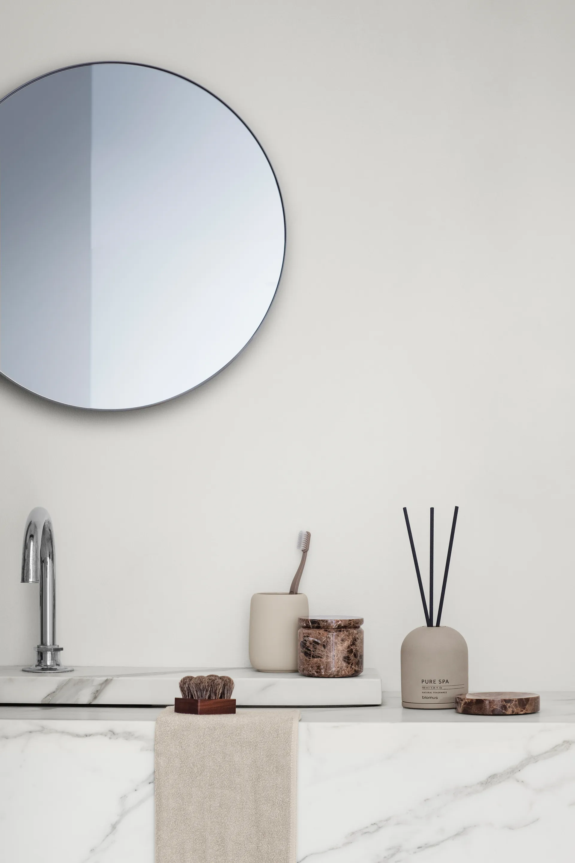 Fraga duftpinner 100 ml, Royal Leather-Satellite blomus