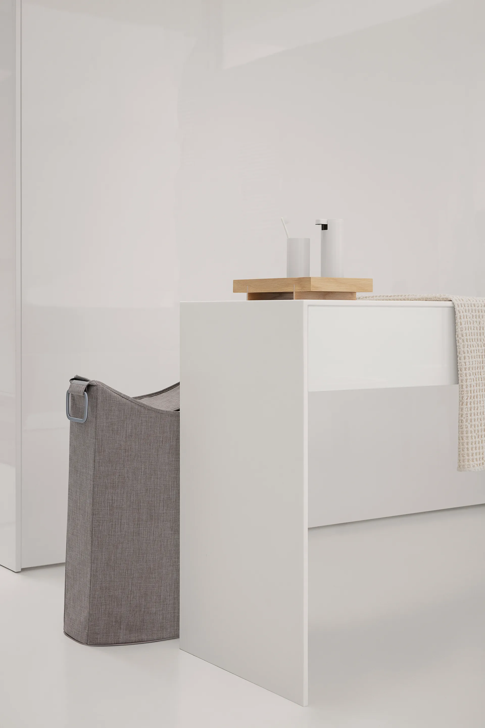 Modo tannbørstekopp, Hvit blomus