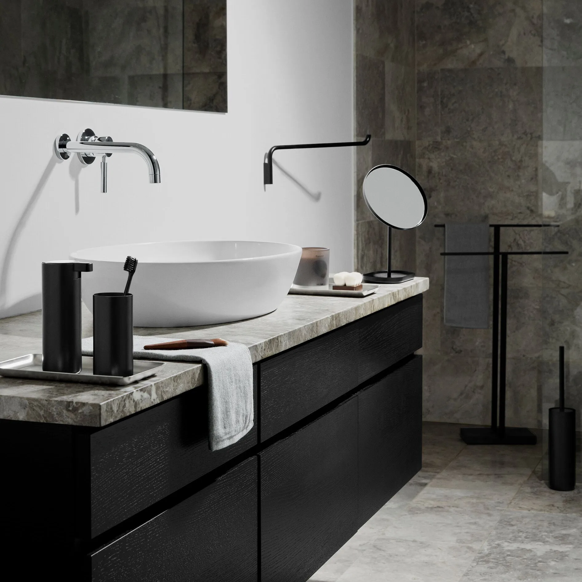 Modo tannbørstekopp, Svart blomus