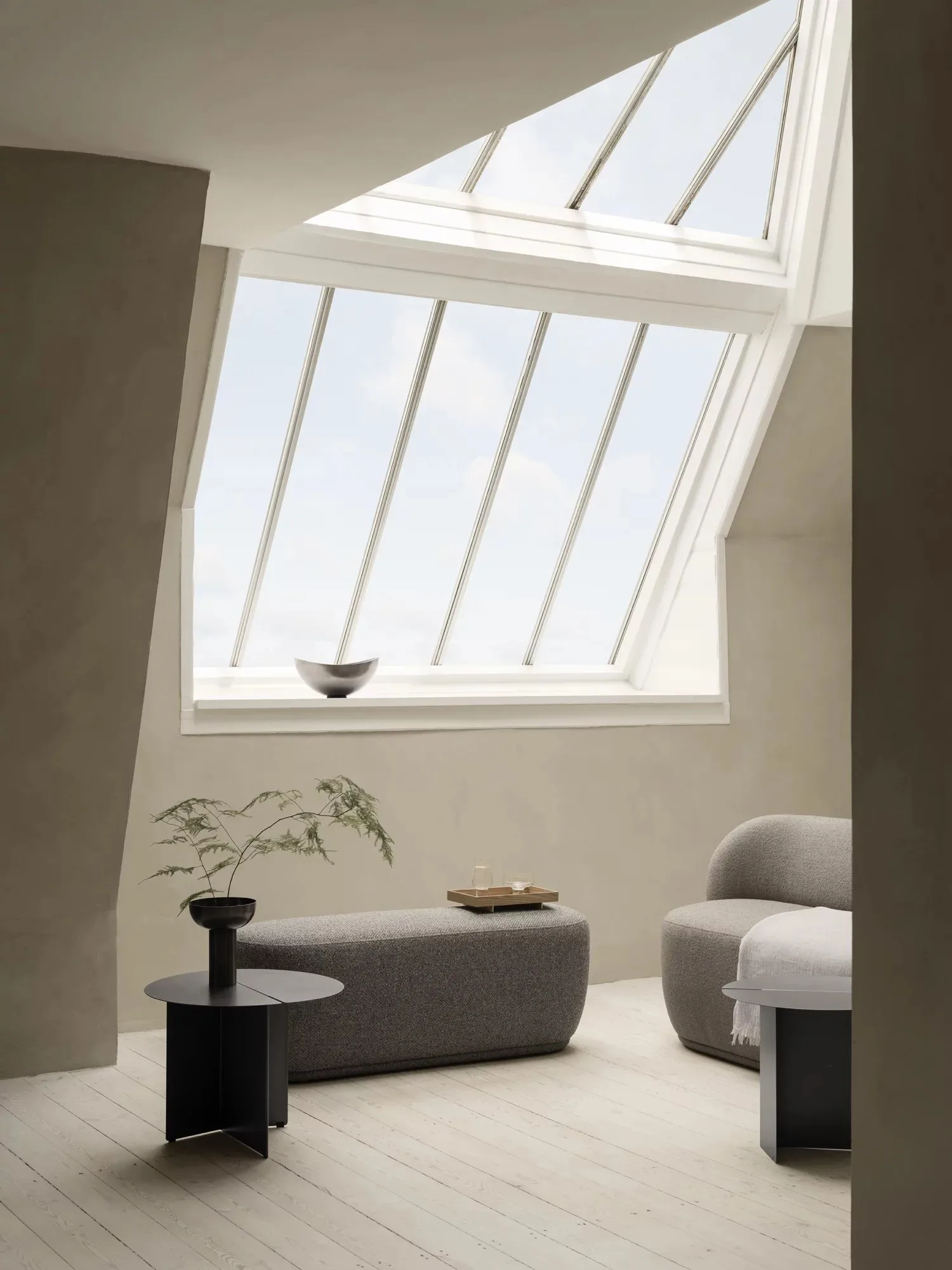 ORU sidebord M Ø50 cm, Black blomus