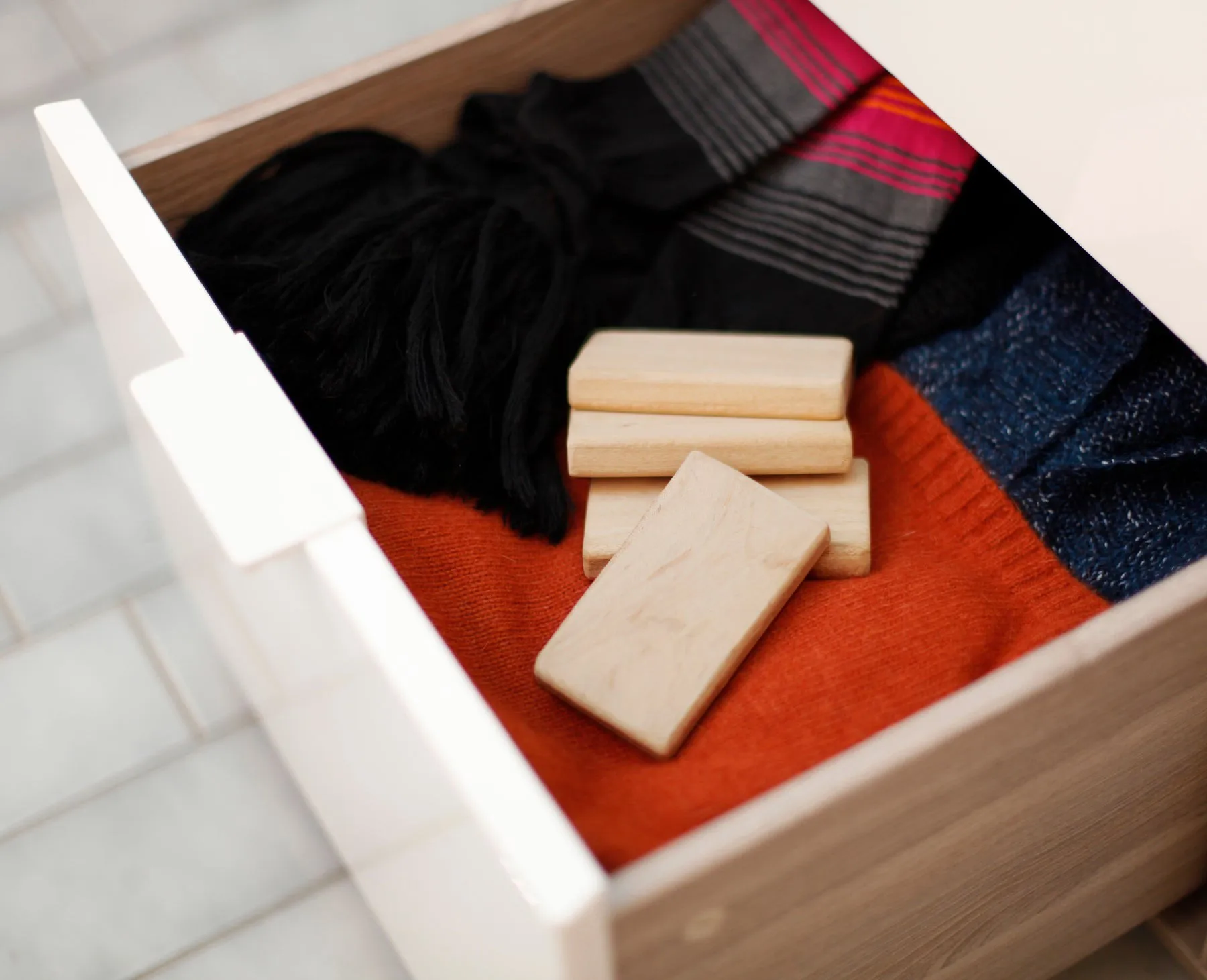 Bosign duftblokk i hvit sedertre, 4-pakning Bosign