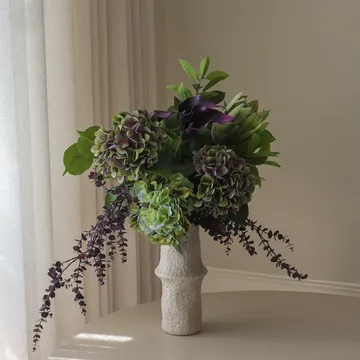 Aubergine Bloom kunstig bukett - Kalla-hortensia-kongeprotea, 106 cm, 12 stk - Botané