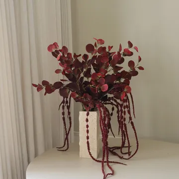Burgundy veil kunstig bukett - Eukalyptus, amarant, 84 cm - Botané