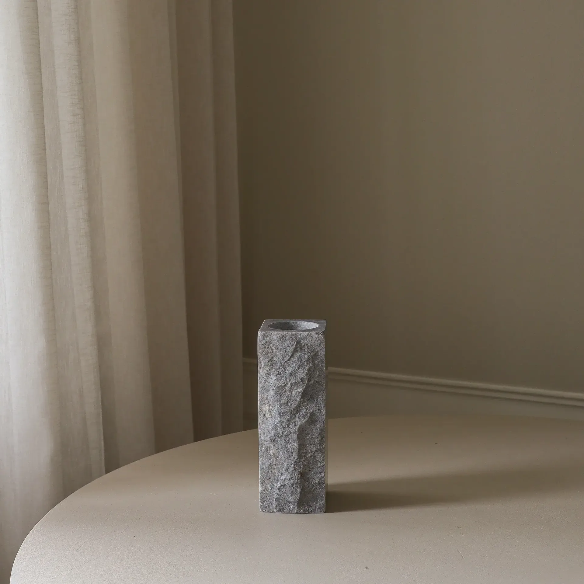 Cartier Edge marmorvase, Liten, 25 cm Botané