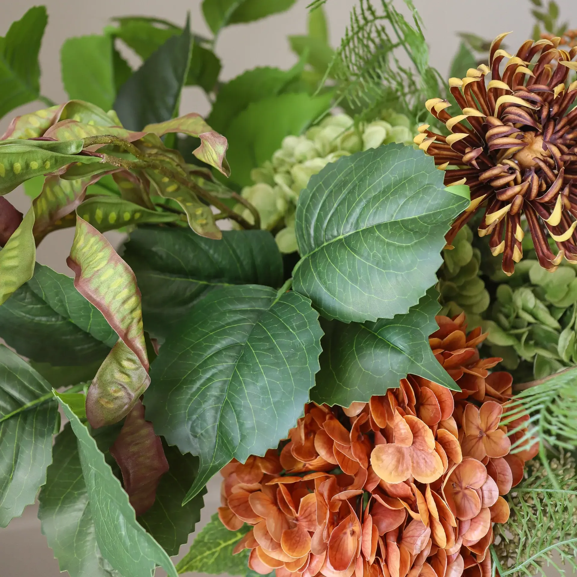 Cedar Grove kunstig bukett, Hortensia-halvkaktusdahlia-kalla, 90 cm, 14 stk Botané