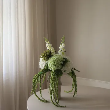 Enchanted Matcha kunstig bukett - Ridderspore-amarant-hortensia-kaktus, 9 stk - Botané