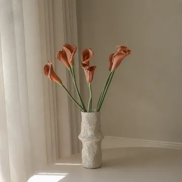 Kalla-lilje kunstig bukett - Brun, 62 cm, 8 stk - Botané
