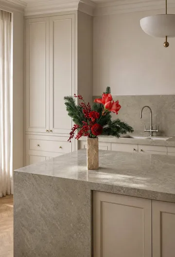 Red spritz kunstig bukett - Amaryllis, nellik, bærkvister, granbar, 72 cm - Botané