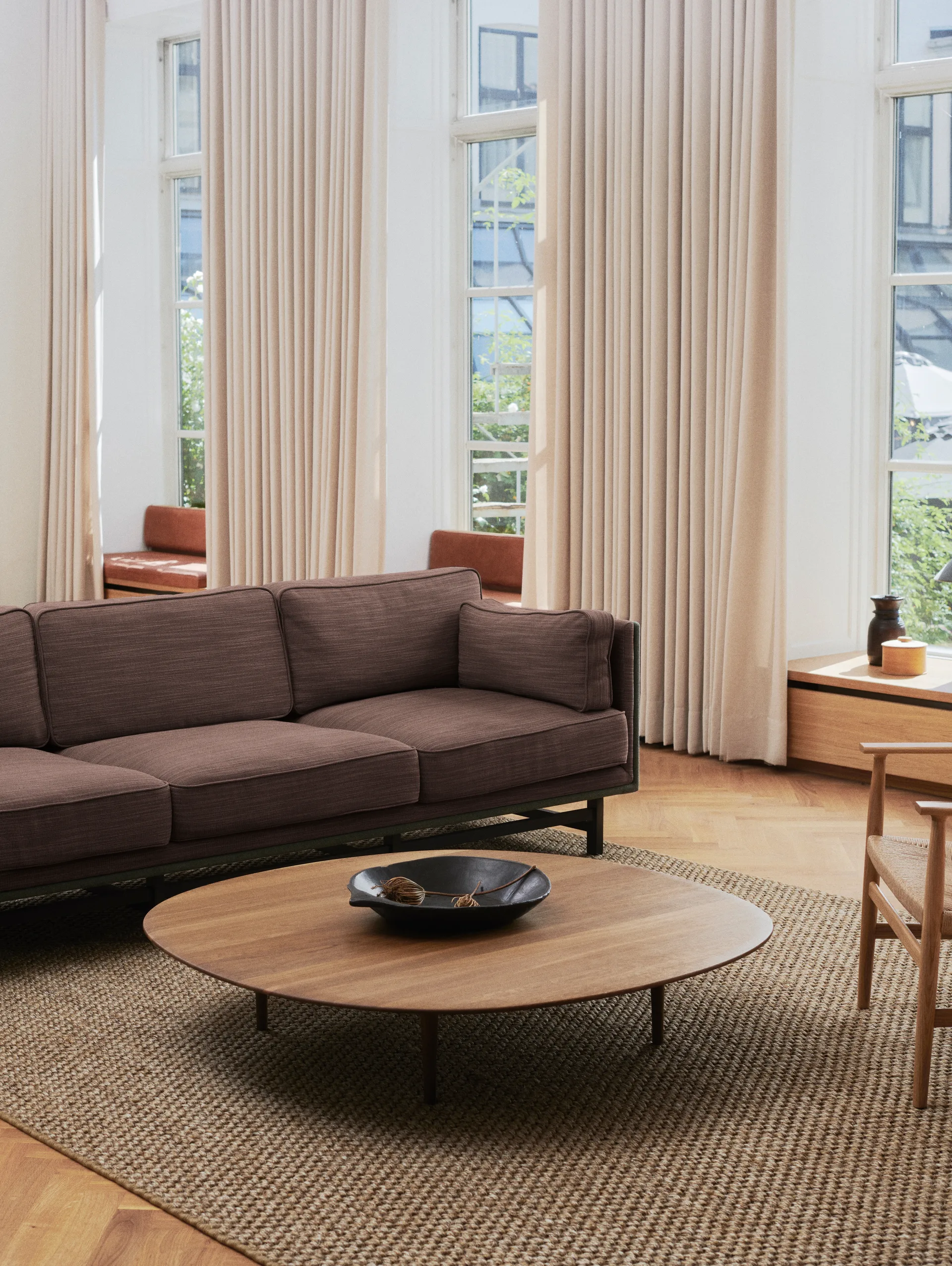 Jari salongbord Ø 118 cm, Røykoljet eik Brdr. Krüger