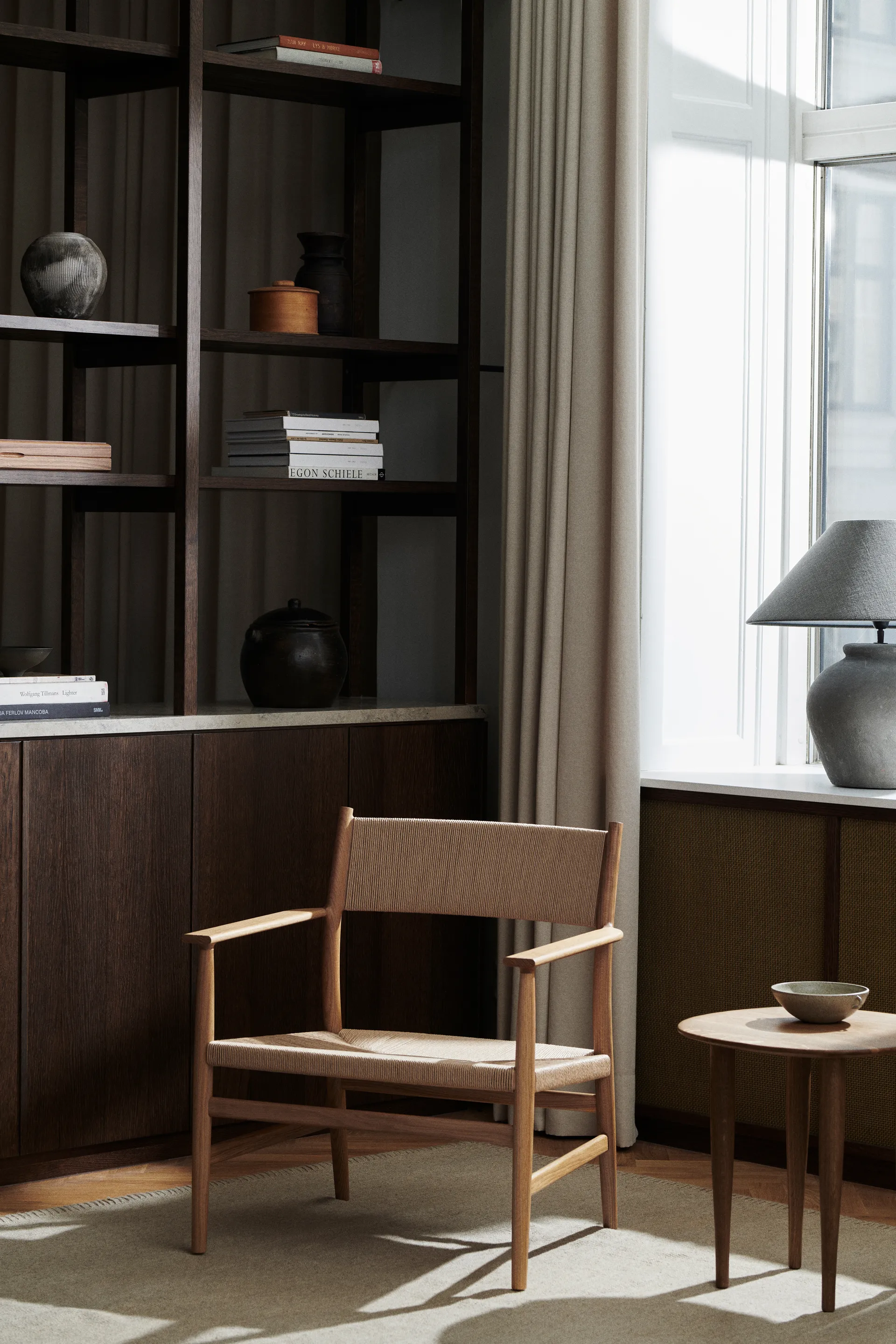 Jari sidebord Ø 45 cm, Røykoljet eik Brdr. Krüger