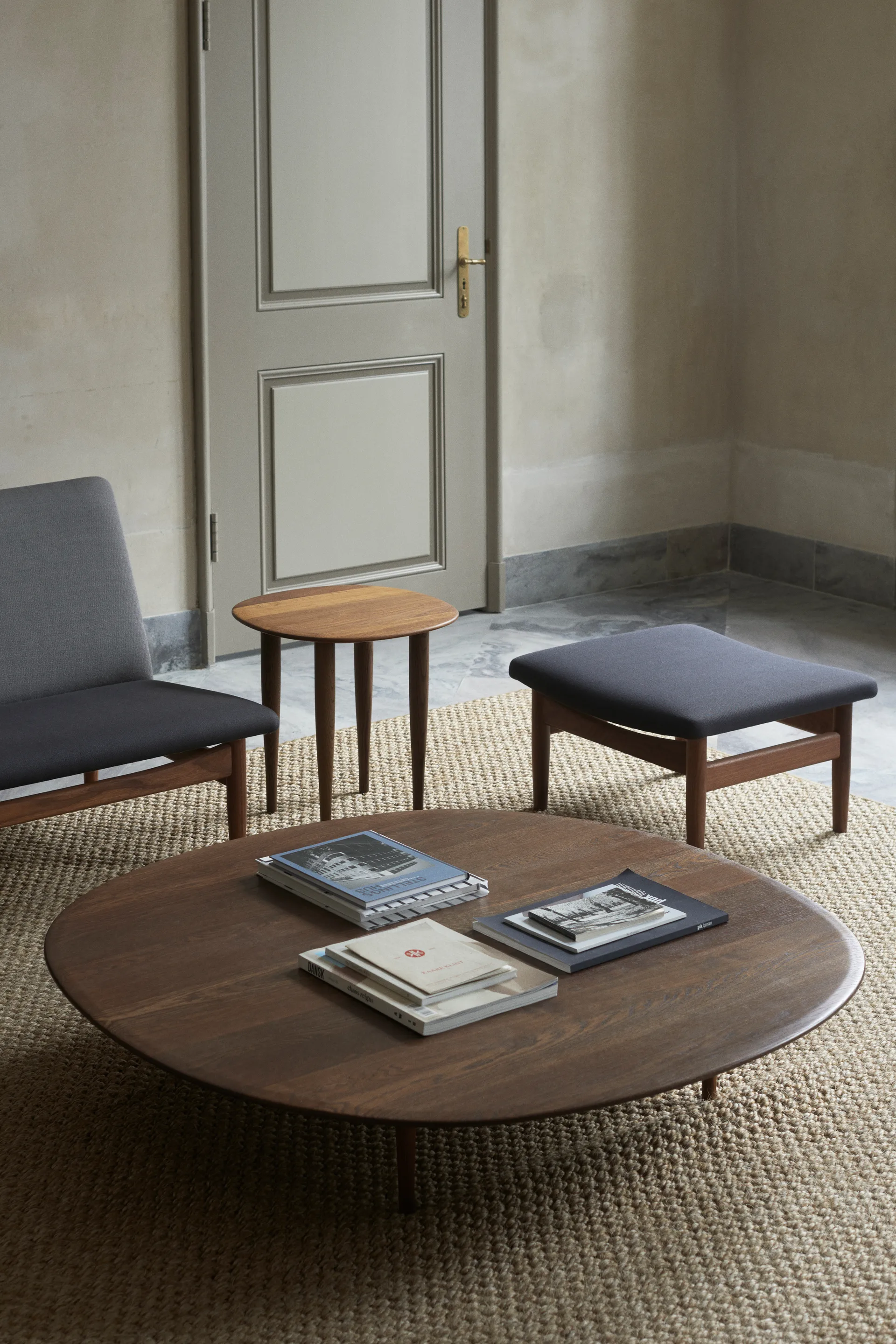 Jari sidebord Ø 45 cm, Røykoljet eik Brdr. Krüger