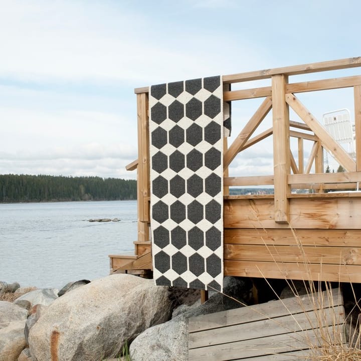 Anna svart gulvteppe, 70x200 cm Brita Sweden