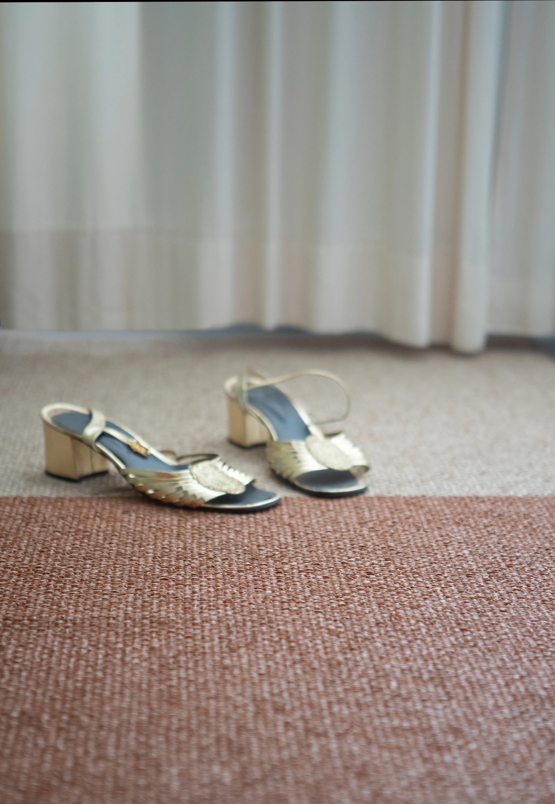 Moor matte cream (kremhvit-terrakotta), 70 x 300 cm Brita Sweden