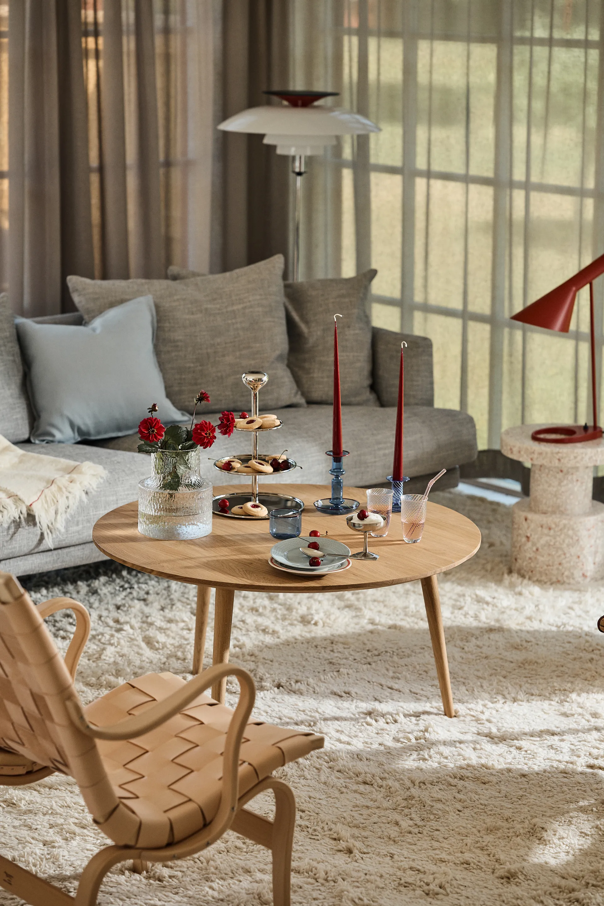 Eva lav lenestol med armlene, flettet remskinn natur, klarlakkert bøk Bruno Mathsson International