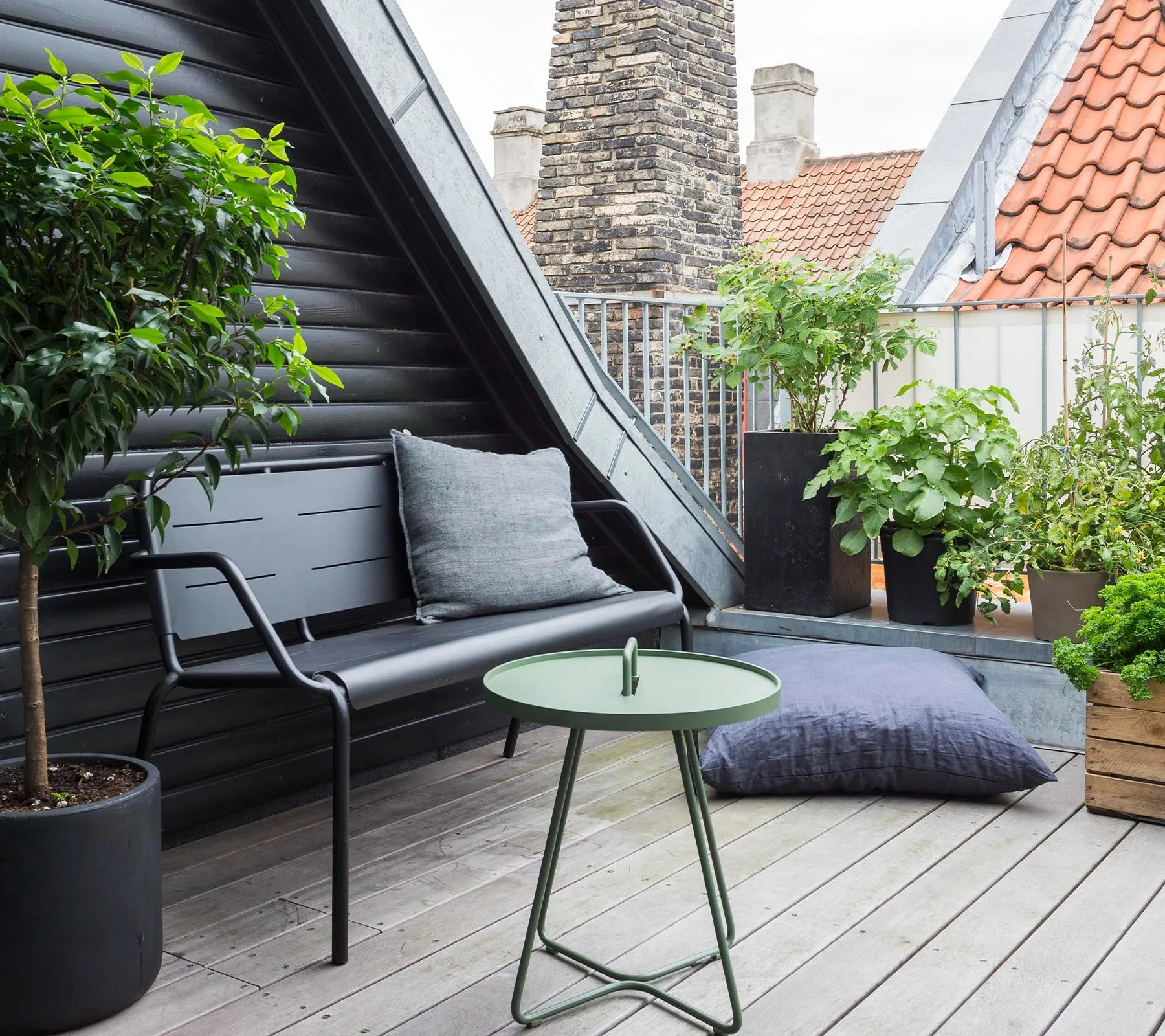 One The Move bord Ø44 cm, Dusty green Cane-line