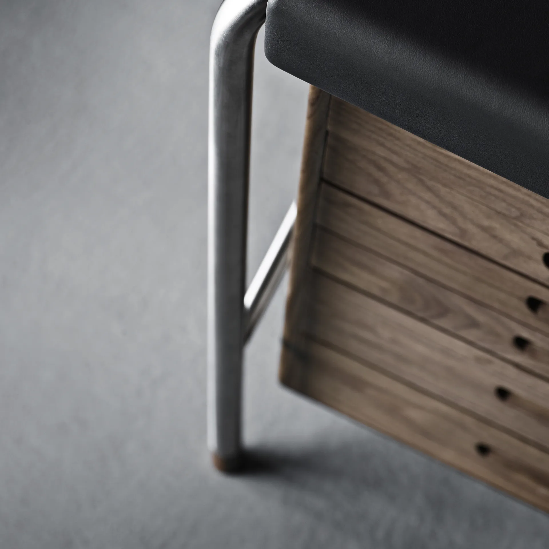 AJ52 Society Table skrivebord, Lakkert valnøtt inkl. belysning 140 cm Carl Hansen & Søn