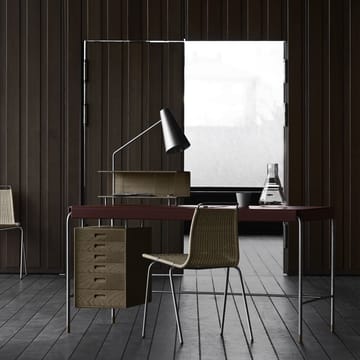 AJ52 Society Table skrivebord - Lakkert valnøtt inkl. belysning 140 cm - Carl Hansen & Søn