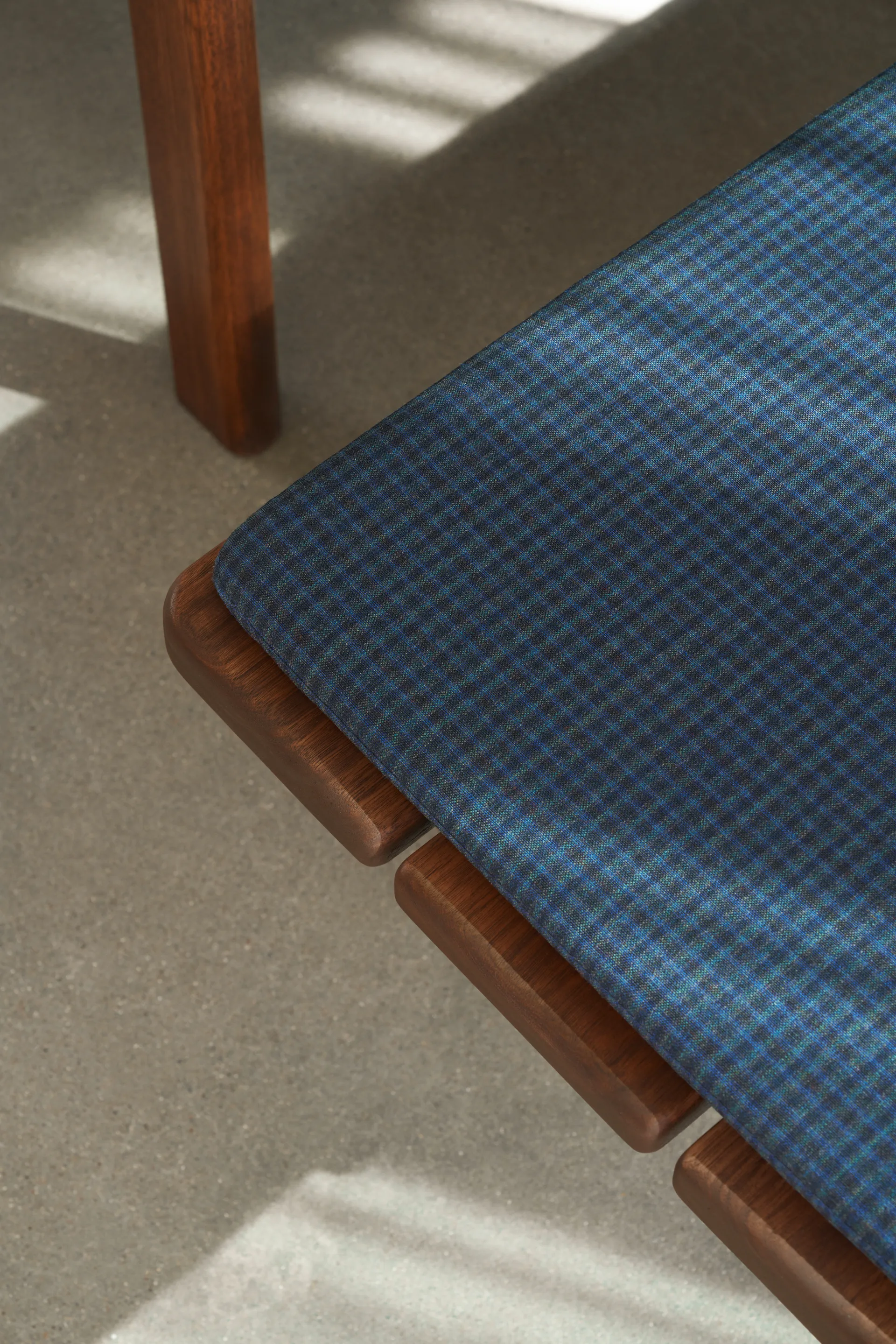 BM0700 sittepute til Asserbo benk, Recheck 0875 Carl Hansen & Søn