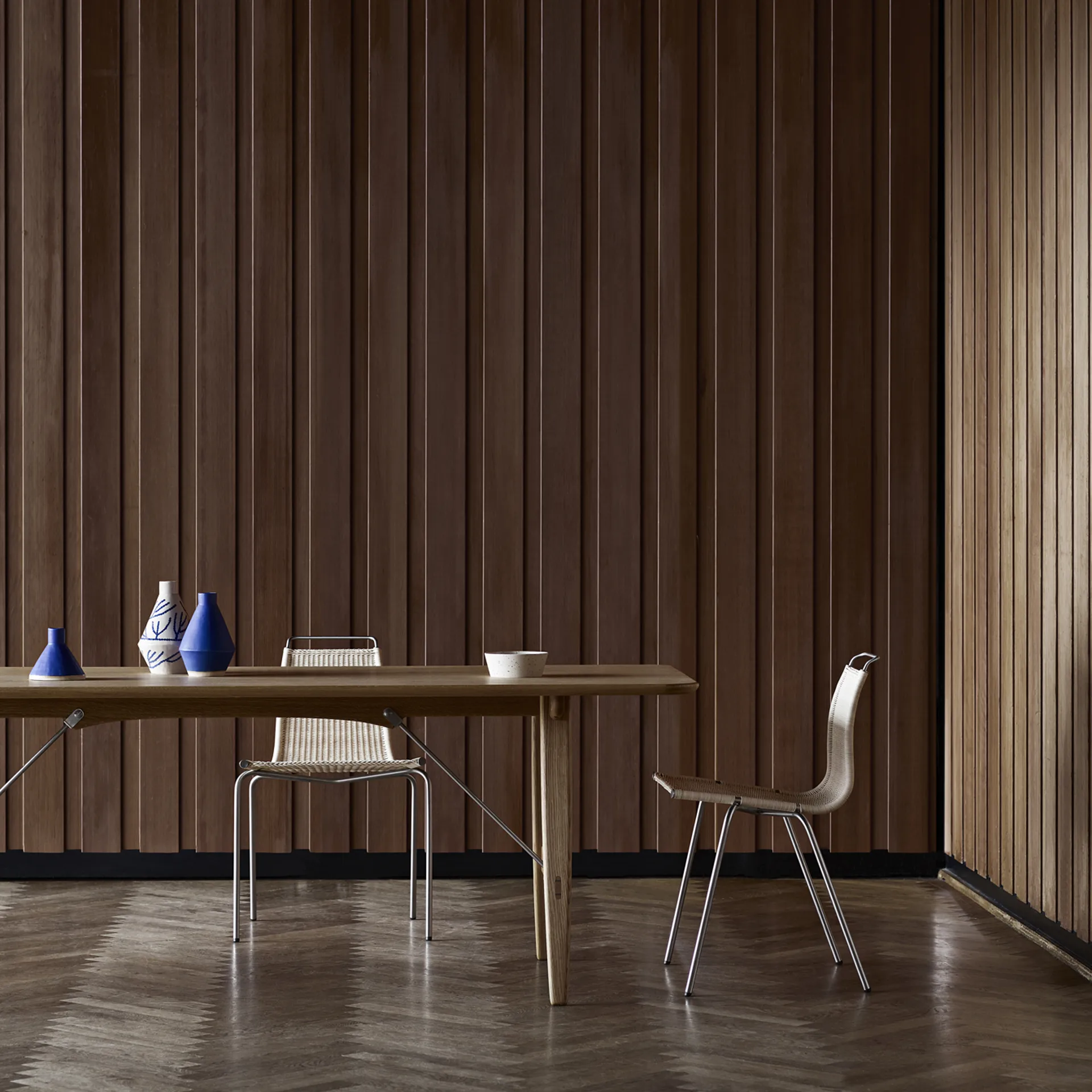 BM1160 Hunting spisebord, Oljed eik-rustfritt stål Carl Hansen & Søn