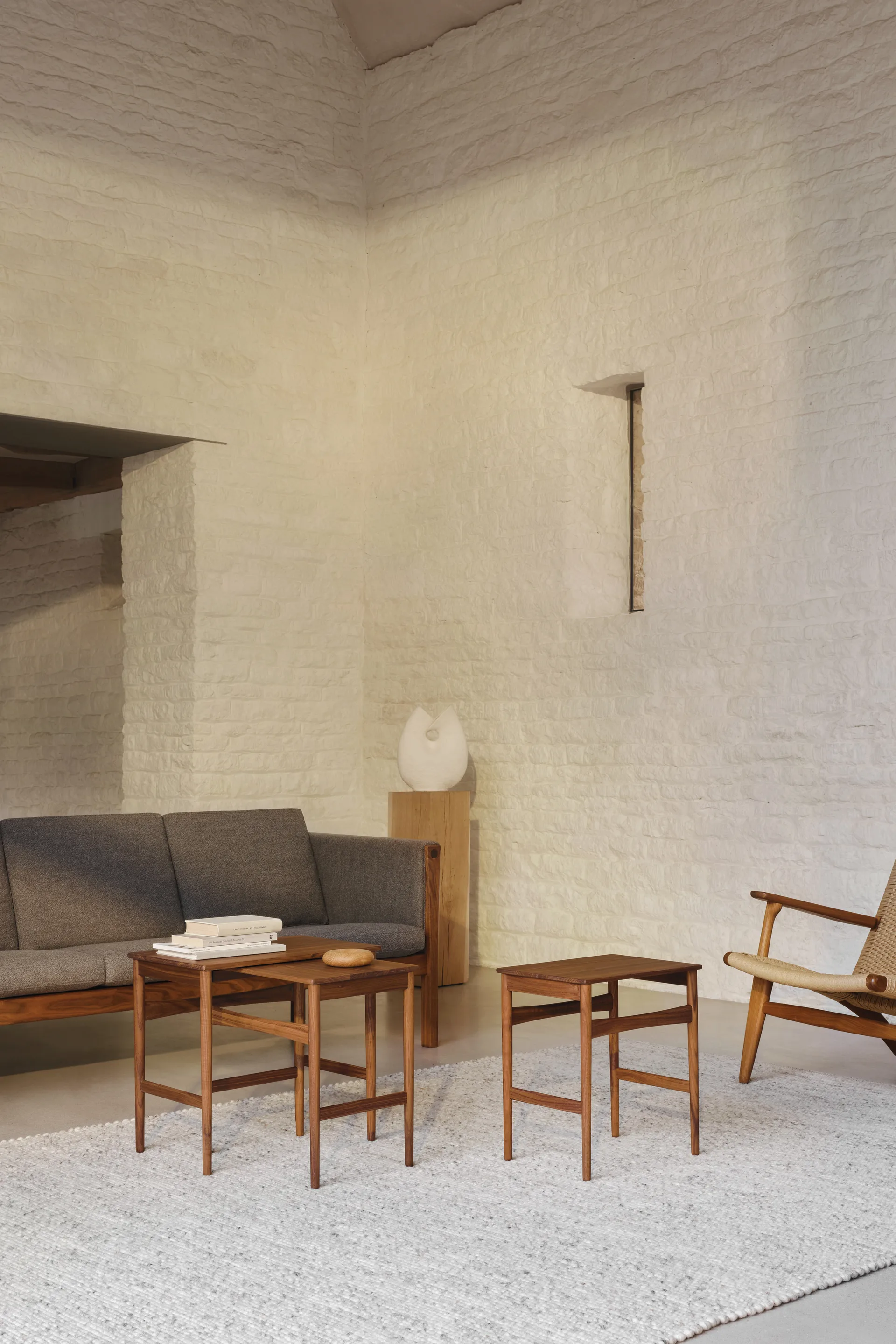 CH004 nesting tables satsbord, Oljad valnöt -> Oljet valnøtt Carl Hansen & Søn