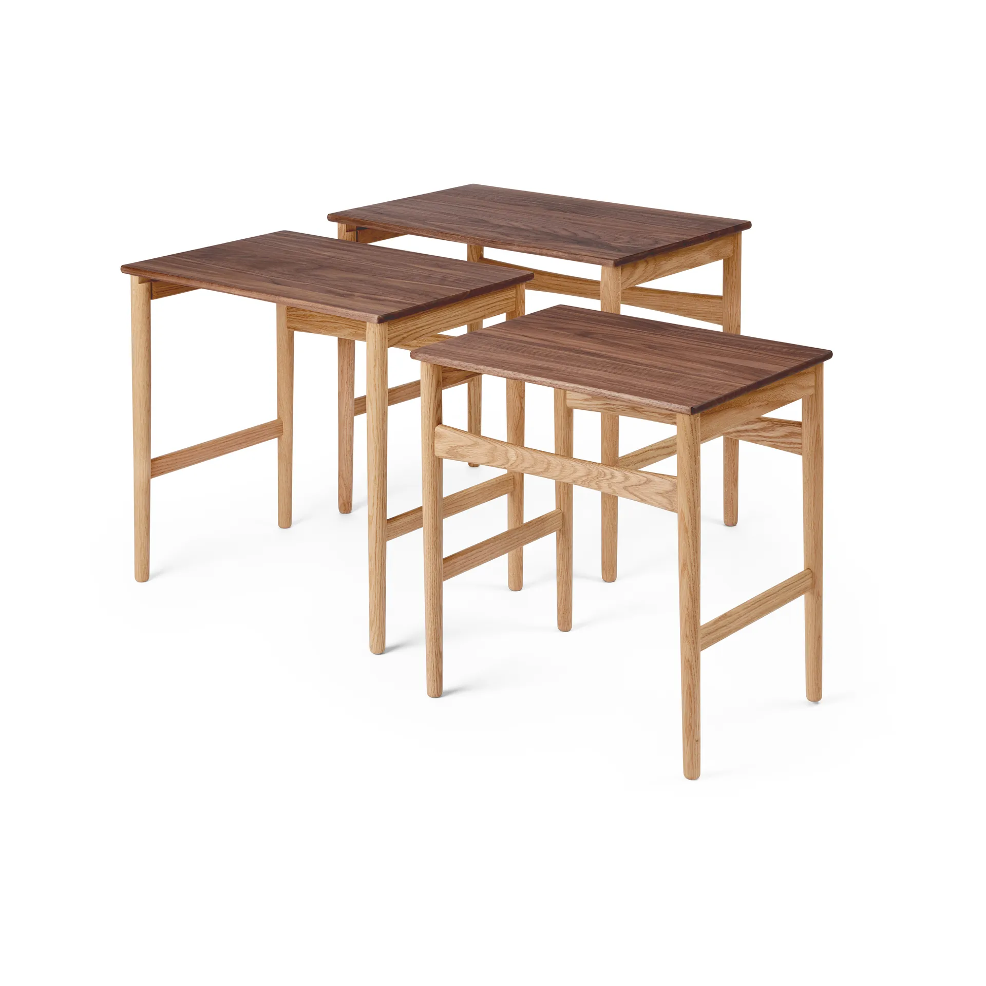 CH004 nesting tables satsbord, Oljet eik-valnøtt Carl Hansen & Søn