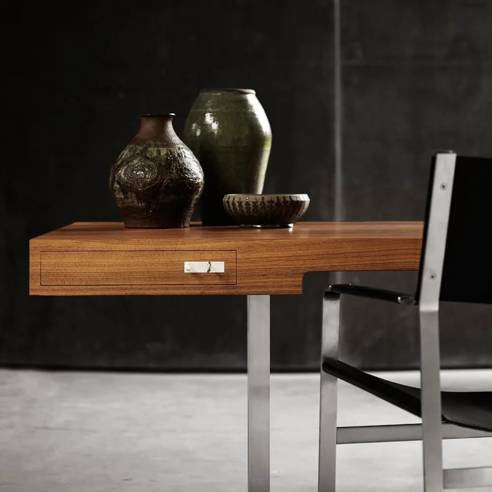 CH111 armlenestol, Loke 7150 svart lær-rostfritt stativ Carl Hansen & Søn