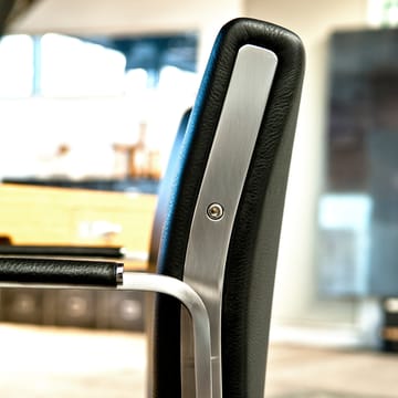 CH111 armlenestol - Svart lær-rostfritt stativ - Carl Hansen & Søn
