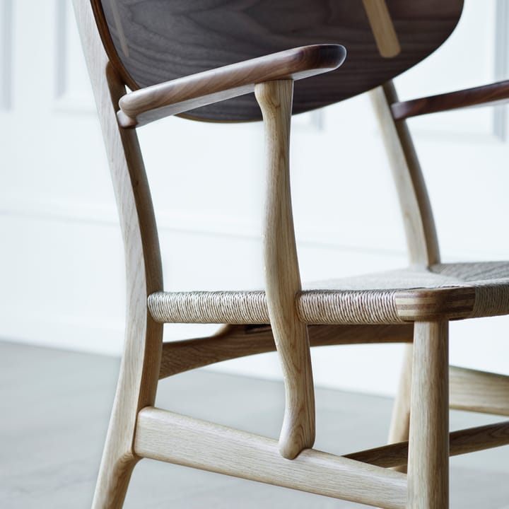 CH22 lenestol, Oljebeskyttet valnøtt-naturflettet Carl Hansen & Søn