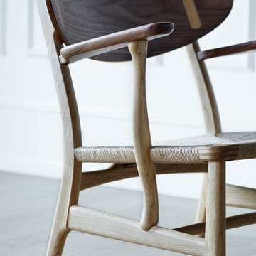 CH22 lenestol - Vitoljet eik-svart - Carl Hansen & Søn