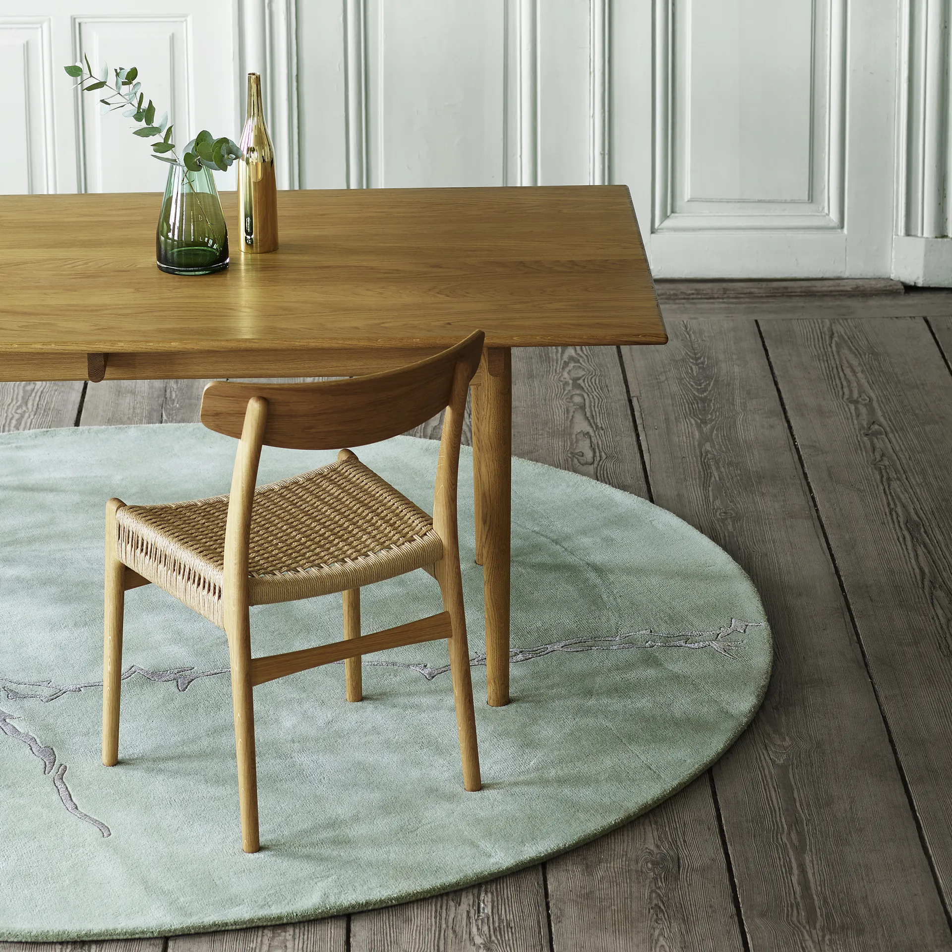 CH23 stol, Oljebehandlet valnøtt-ek-naturligflettet Carl Hansen & Søn