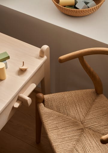 CH24 Child Wishbone Chair Birthday Edition barnestol - Oiled oak-natural cord - Carl Hansen & Søn