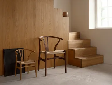CH24 Y-stol - Klarlakk valnøtt-svart - Carl Hansen & Søn