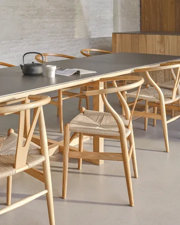 CH24 Y-stol - Såpet ask-svart - Carl Hansen & Søn