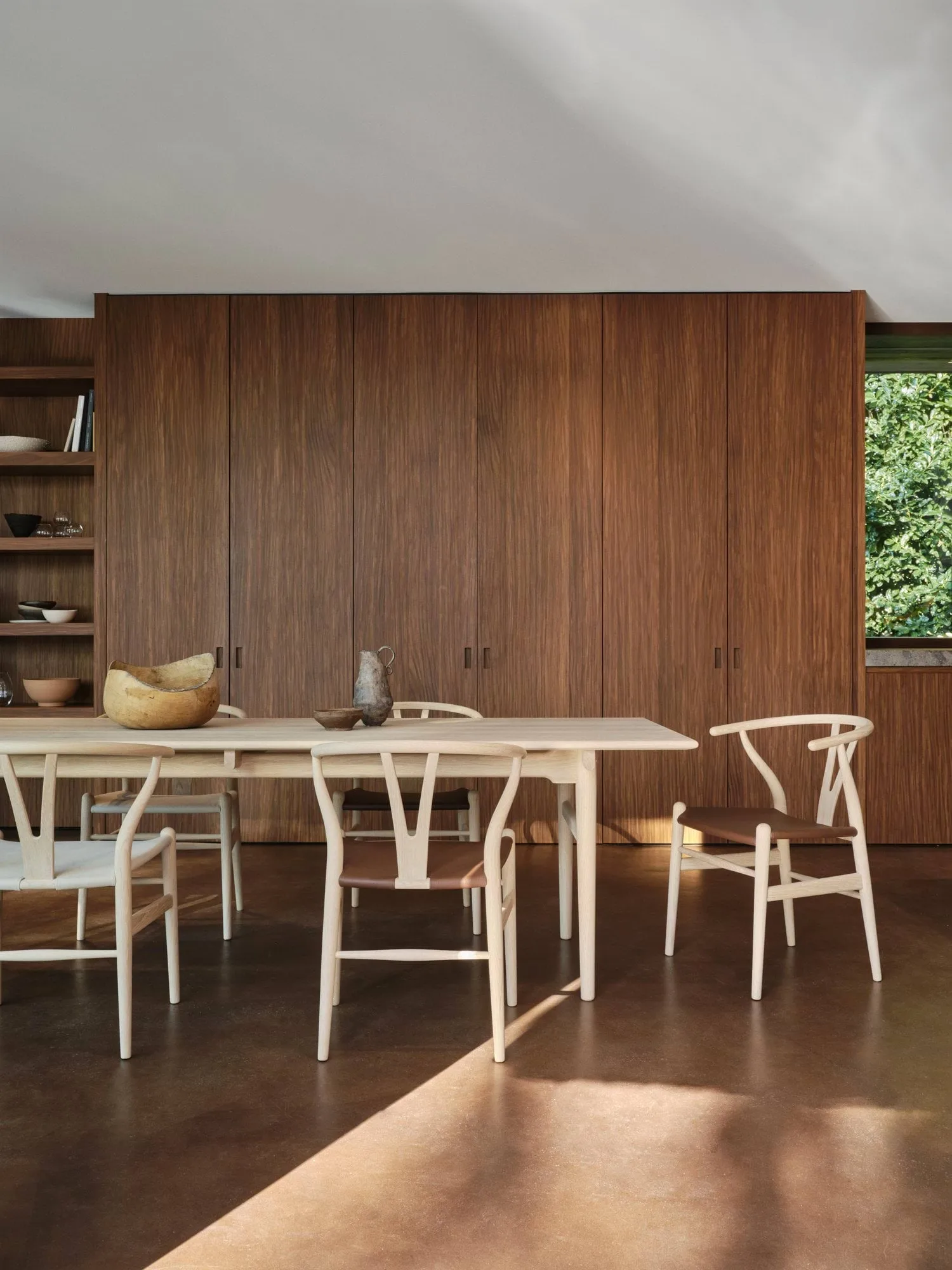 CH24P Y-stol, Lær Loke 7060-såpet eg Carl Hansen & Søn