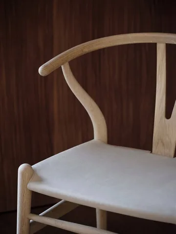 CH24P Y-stol - Lær Terra 20364-såpet eik - Carl Hansen & Søn