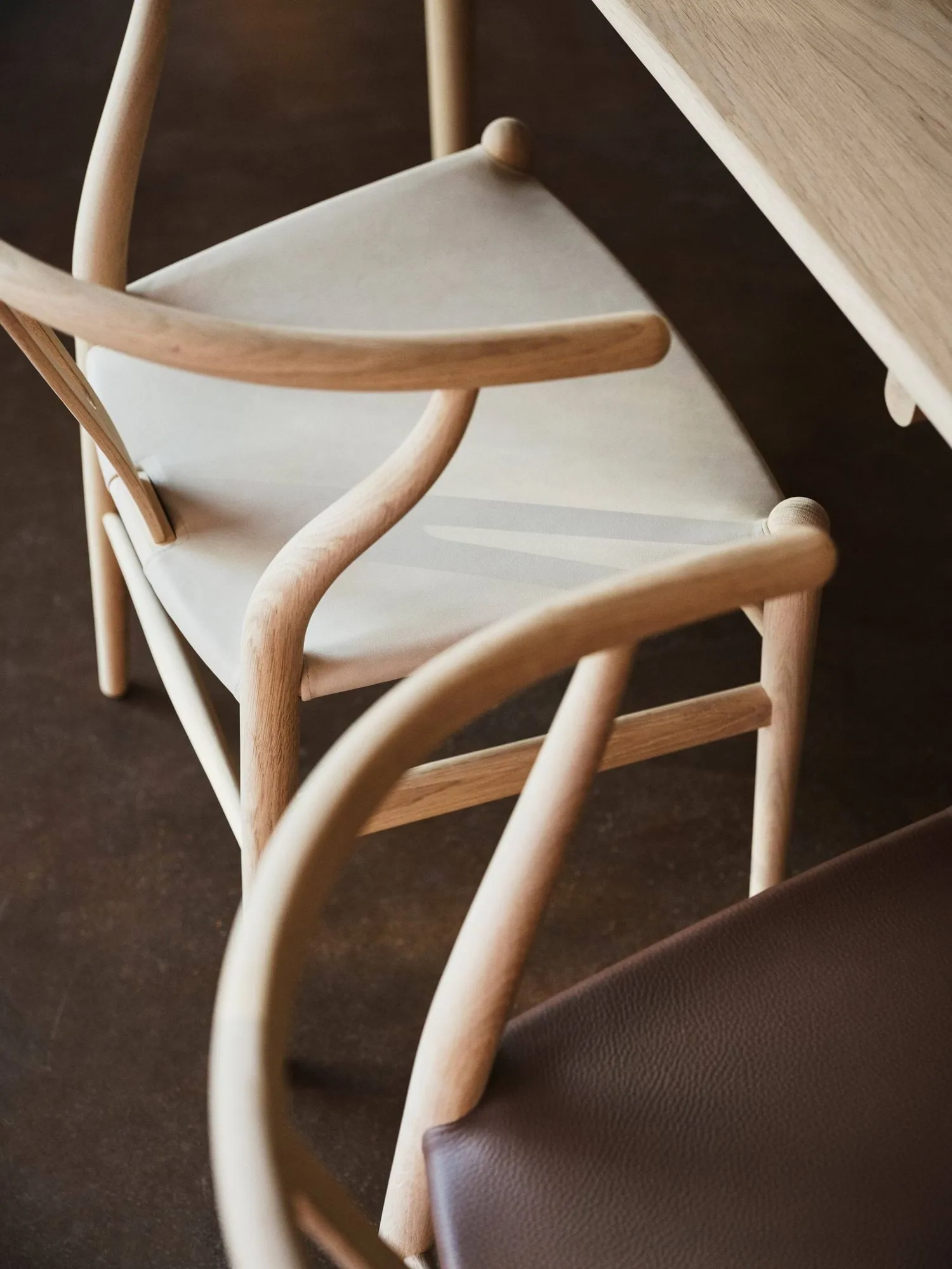 CH24P Y-stol, Lær Terra 20364-såpet eik Carl Hansen & Søn