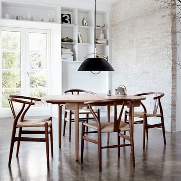 CH337 spisebord uttrekkbart med plass til 2 ilegg - Oljet eik-140x115 cm - Carl Hansen & Søn
