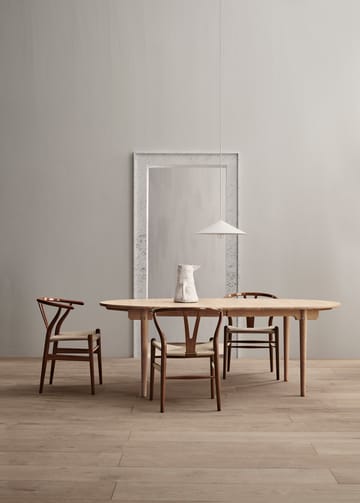 CH338 spisebord med plass til 2 ilägg - Hvitoljet eik - Carl Hansen & Søn