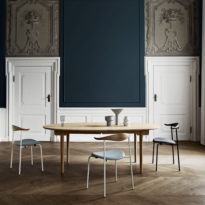 CH338 spisebord med plass til 2 ilägg, Hvitoljet eik Carl Hansen & Søn