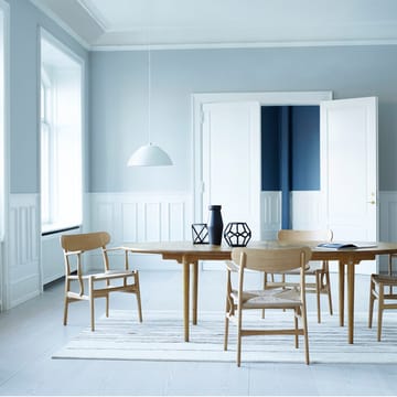 CH339 spisebord uttrekkbart med plass til 2 ilegg - Hvitskurt eik - Carl Hansen & Søn