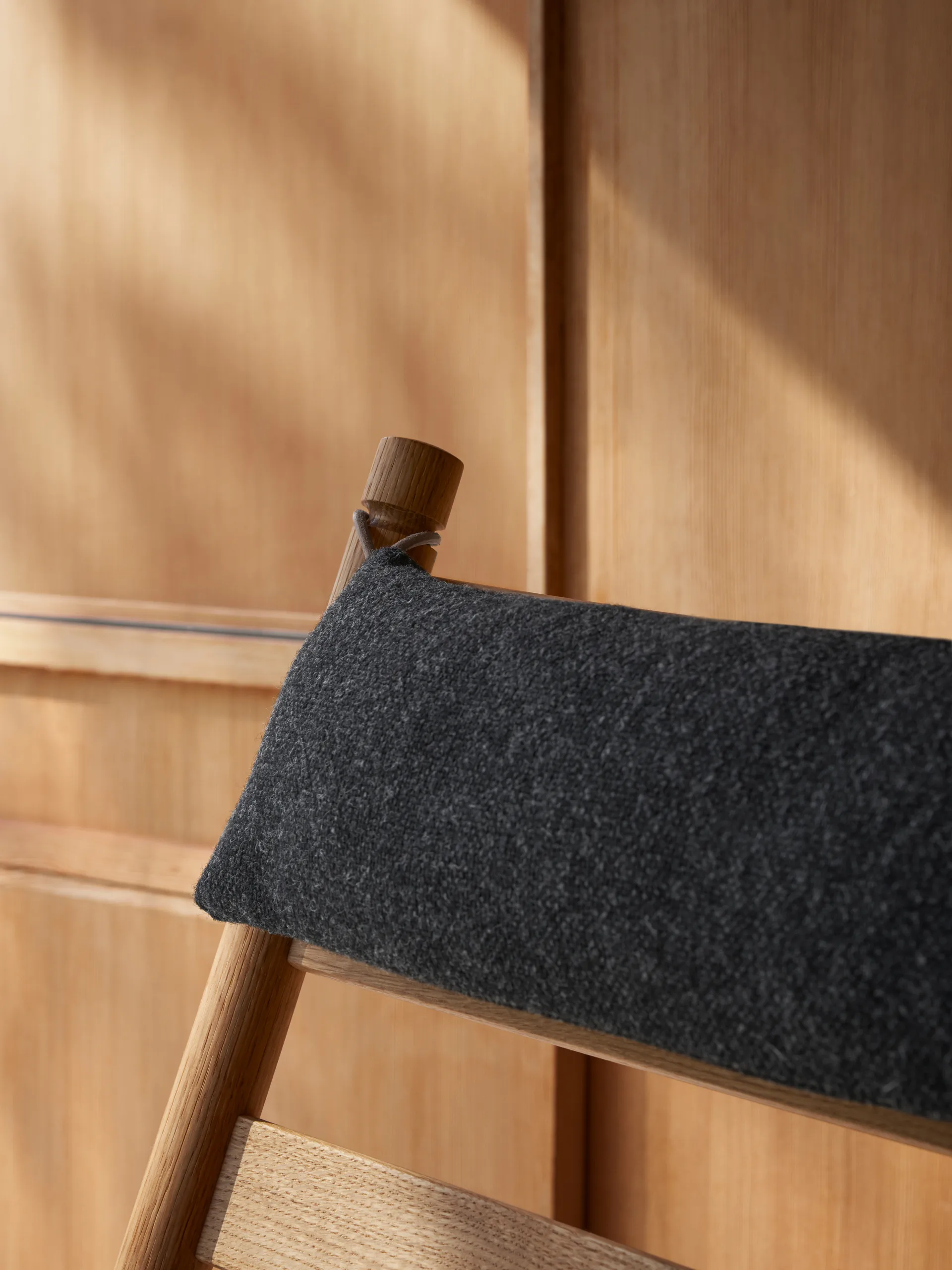 CH45 dynsett 2 deler, Hallingdal 65 0180 svart Carl Hansen & Søn