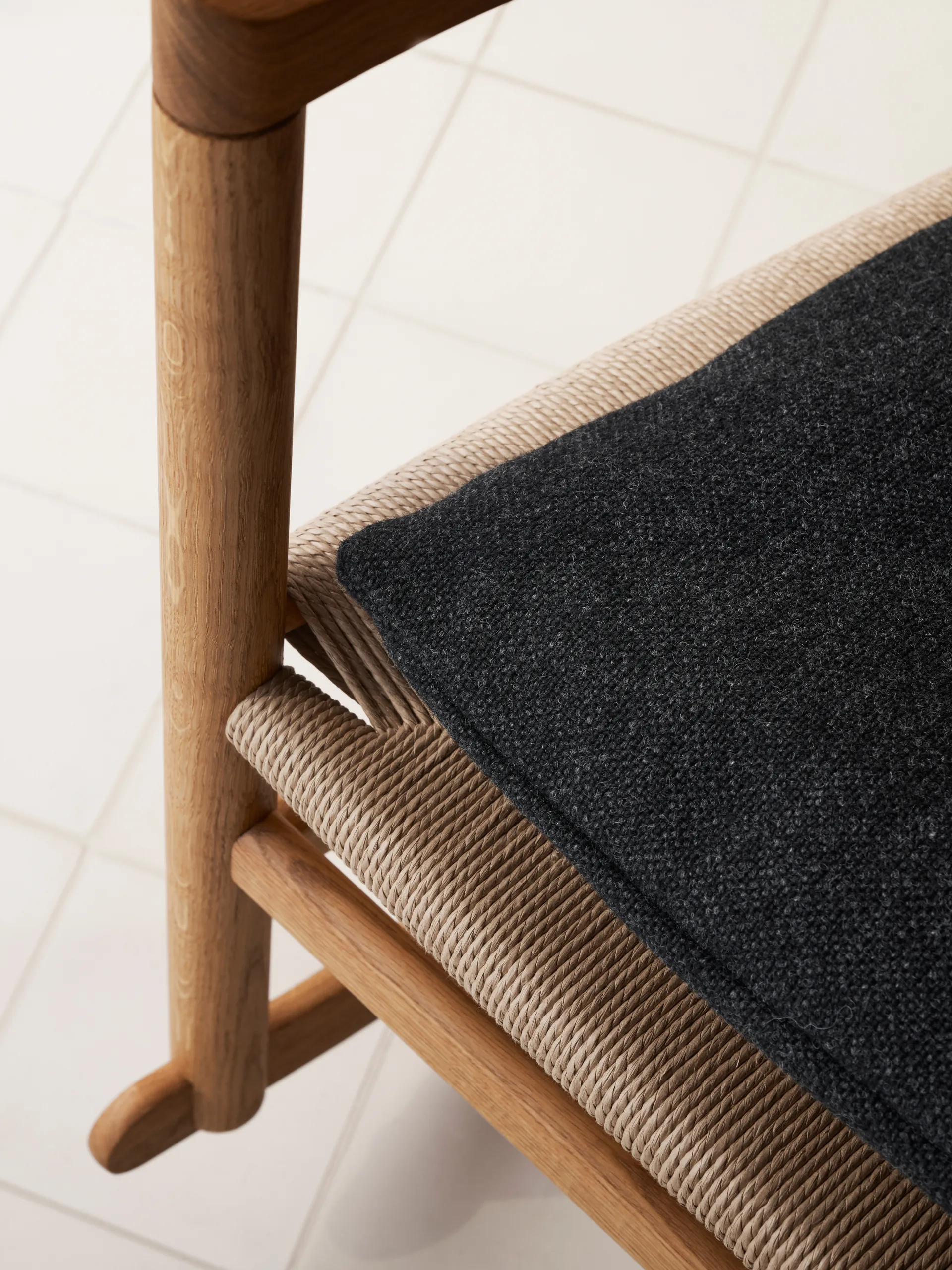 CH45 dynsett 2 deler, Hallingdal 65 0180 svart Carl Hansen & Søn