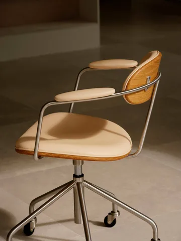 CH621 Swivel Chair snivestol - Lær Sif 90 beige-oljet eik - Carl Hansen & Søn