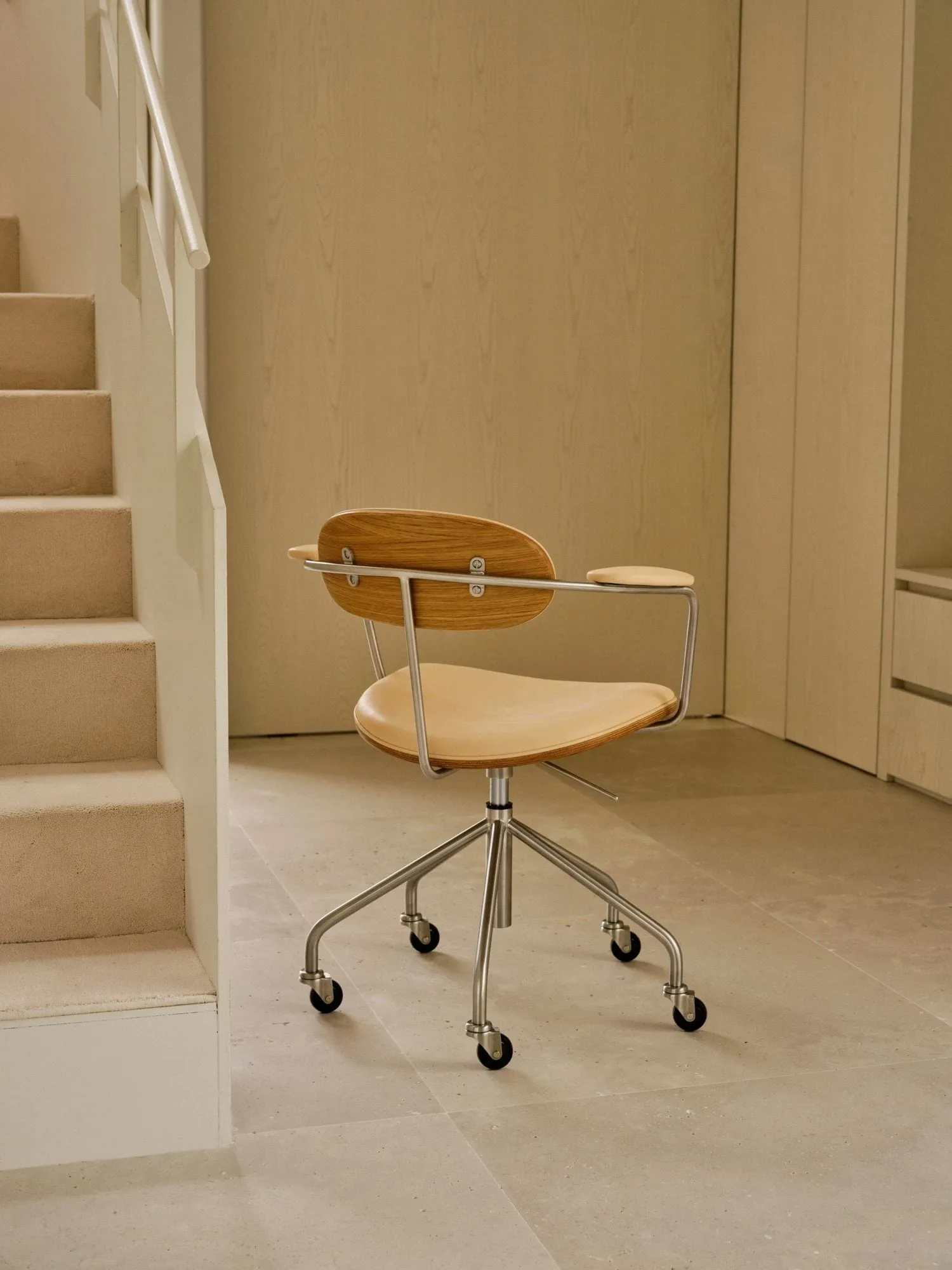 CH621 Swivel Chair snivestol, Lær Sif 90 beige-oljet eik Carl Hansen & Søn