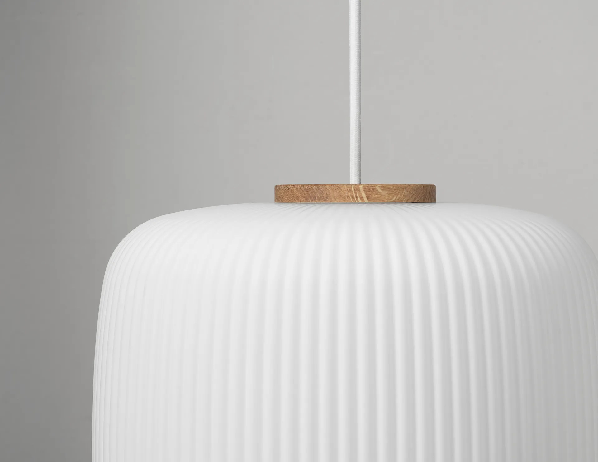 EK61 pendel Ø24 cm, Opal-oljet eik Carl Hansen & Søn