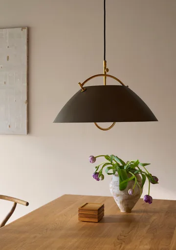 HJW37 The Pendant Birthday Edition - Antikk messing, med heis, Ø51 cm - Carl Hansen & Søn
