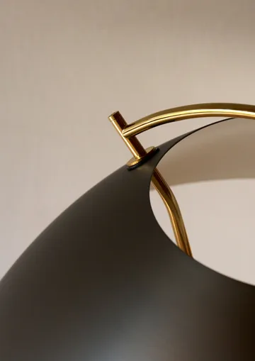 HJW37 The Pendant Birthday Edition - Antikk messing, med heis, Ø51 cm - Carl Hansen & Søn
