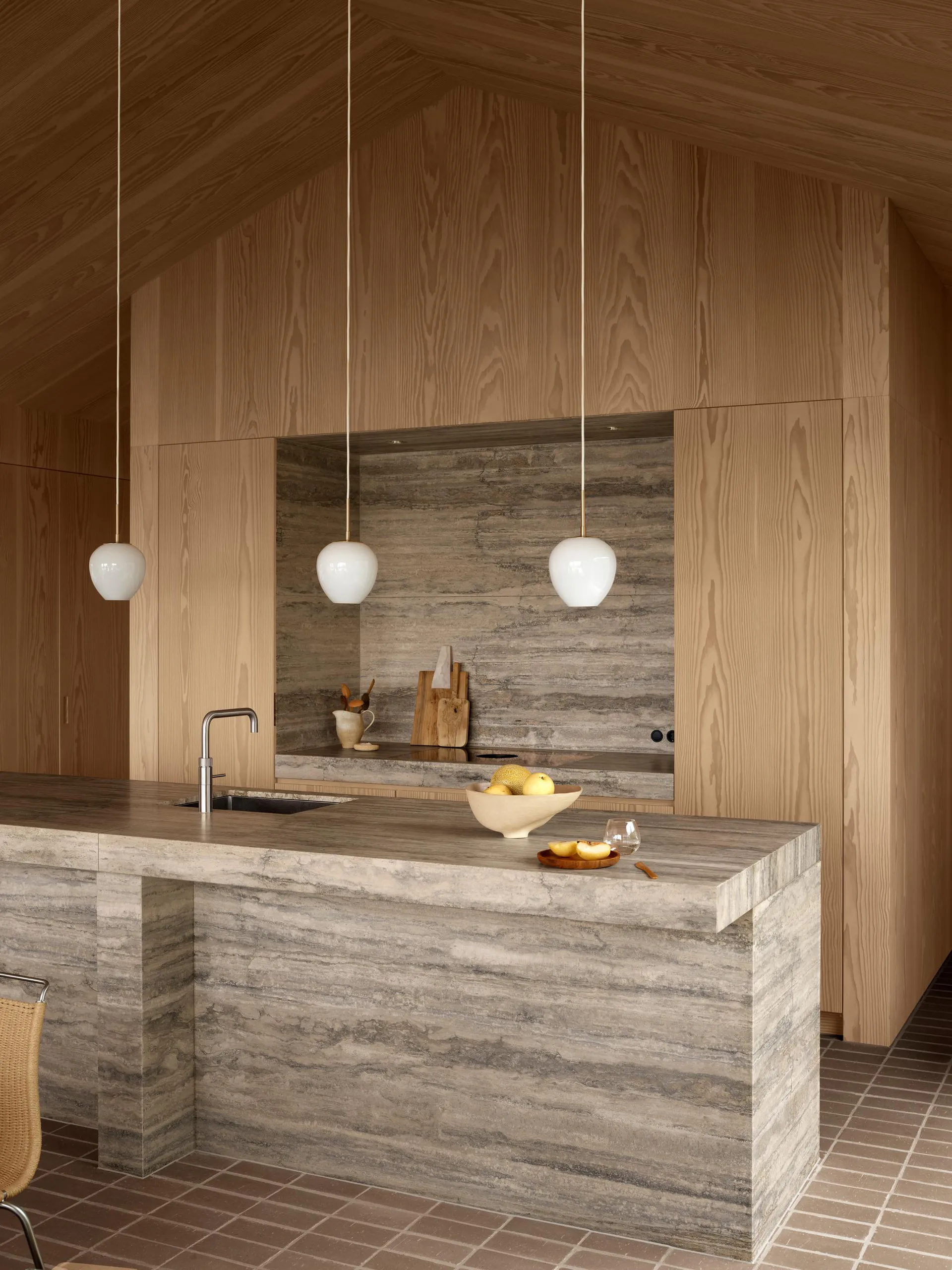 MT221 Tulip-lampen Ø17 cm, Opalglass-messing Carl Hansen & Søn