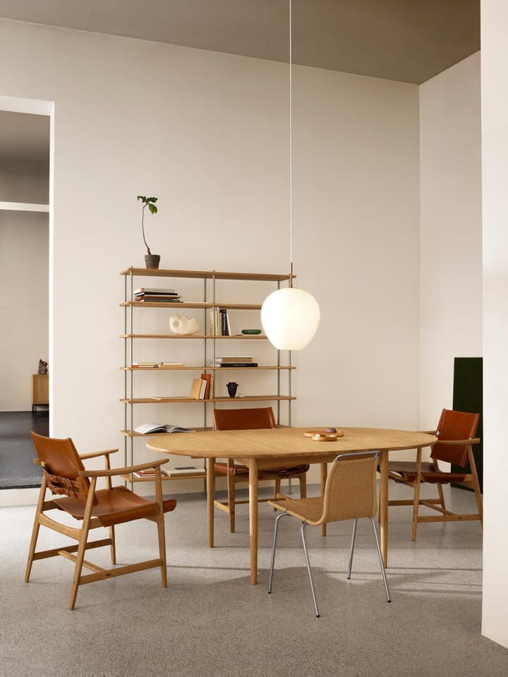 MT221 Tulip-lampen Ø36 cm, Opalglass-messing Carl Hansen & Søn